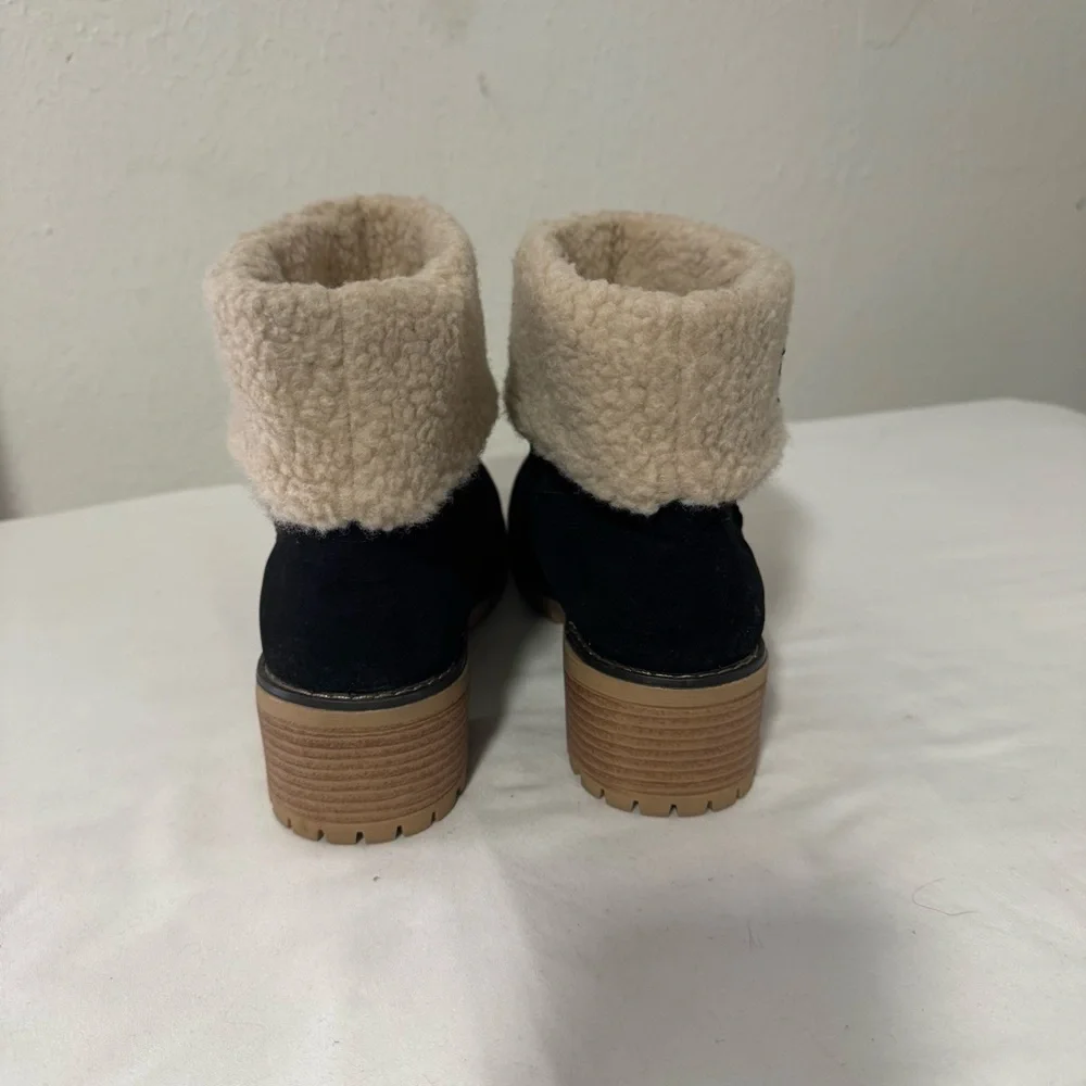Women’s Sz 41 US 10 Snow Booties Winter Faux Fur Suede Square Heels Ankle Boots